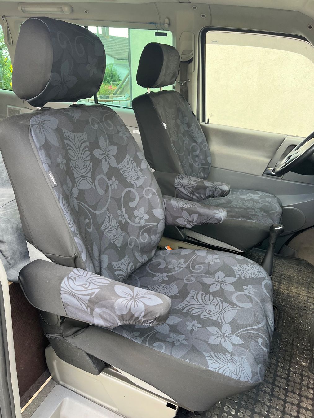Veicoli da campeggio: VW T4 Multivan Sitzüberzüge – Usato da Lengnau BE venduto da machete 3