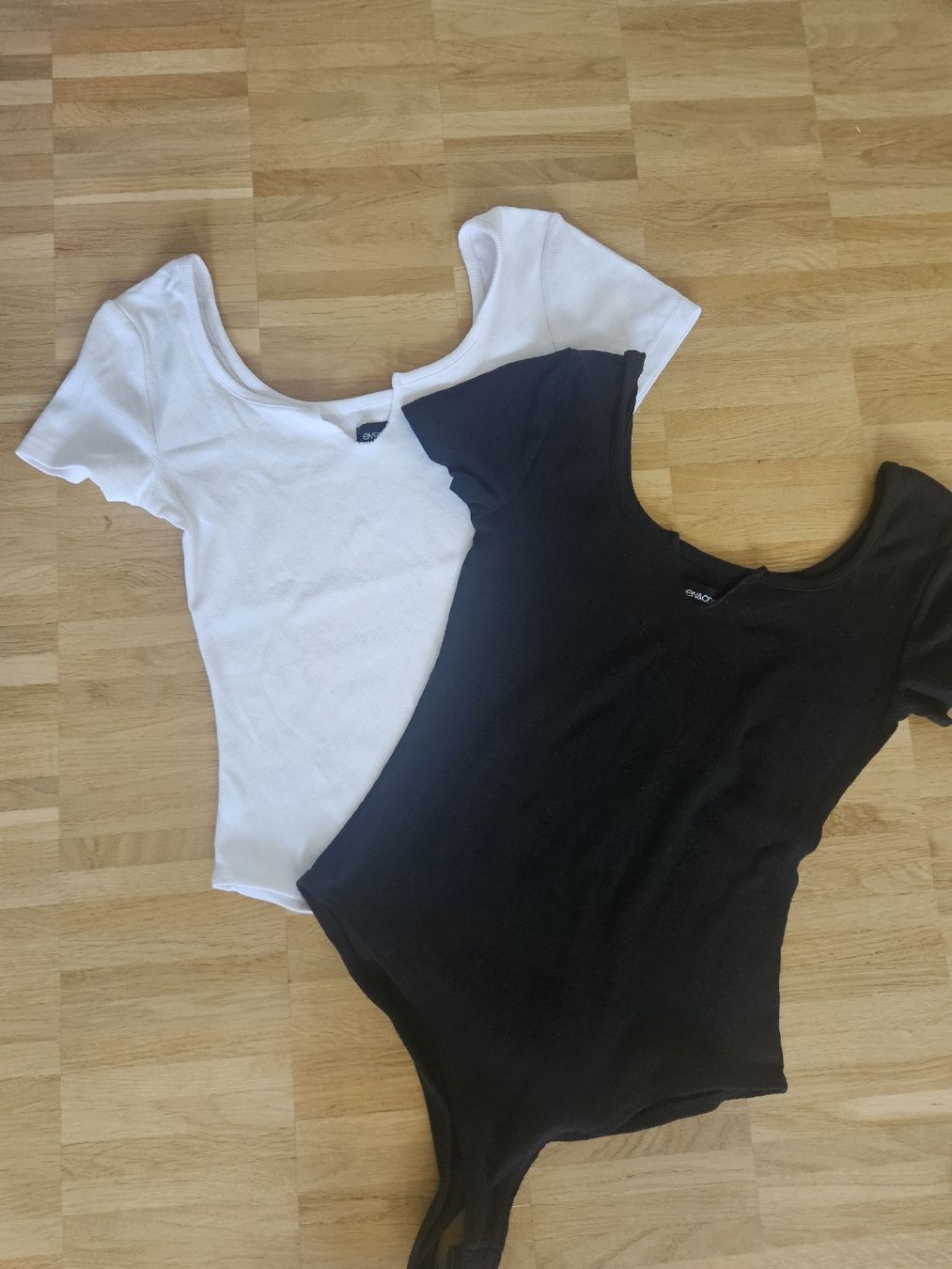 Tops: Body Set schwarz/weiss – Gebraucht aus Zürich von leonard014