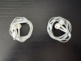 2x Apple EarPods Lightning weiss 2 Stück Neuwertiger Zustand