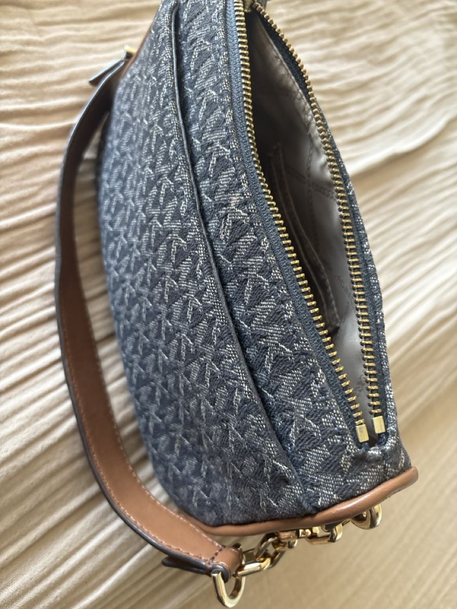 Michael Kors Borse da donna: Michael Kors Handtasche Damen Monogramm Denim Klein – Usato da Burgdorf venduto da iliria.a 2