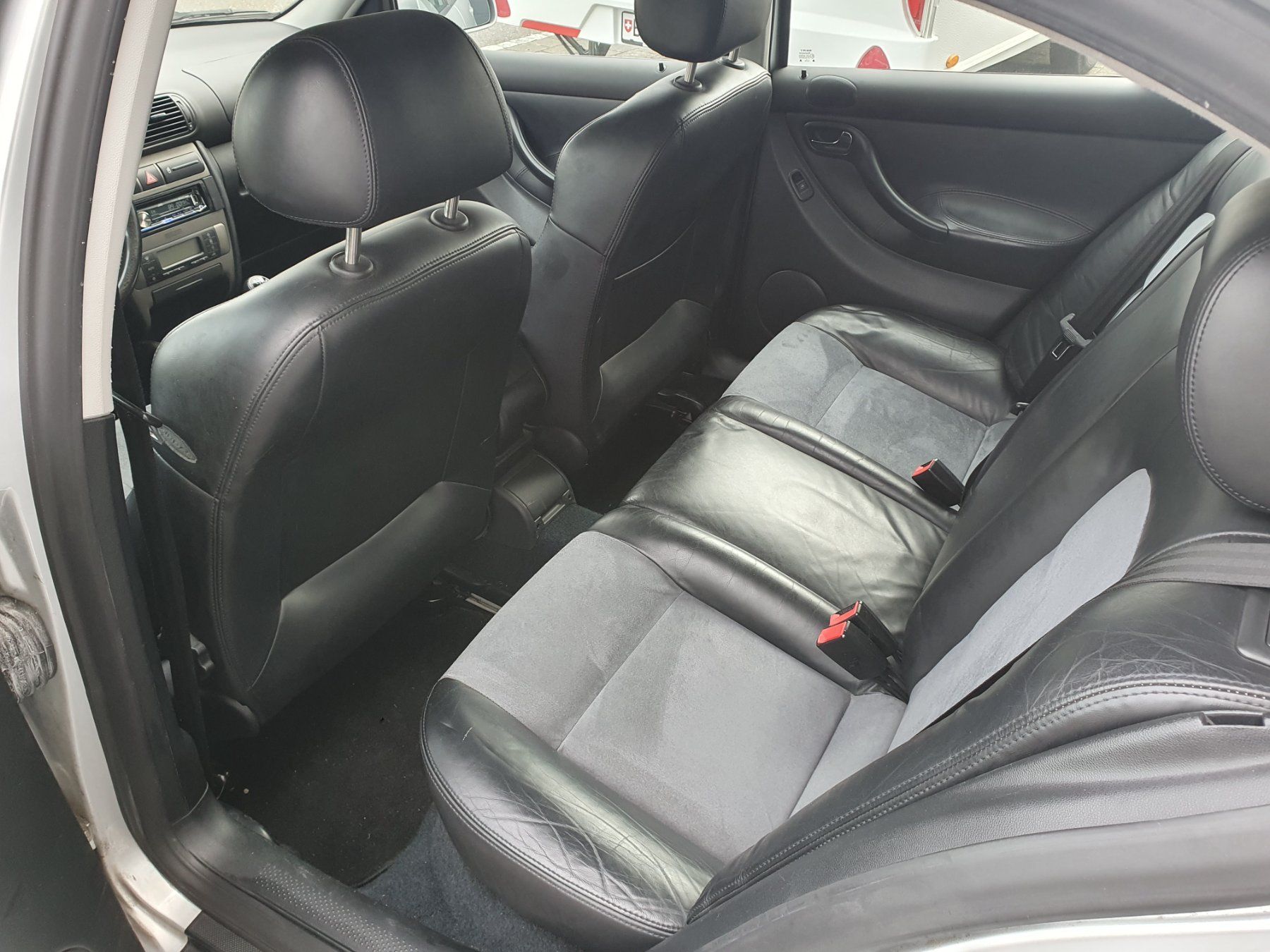 Seat Automobili: Seat leon 1.8t – Usato da Corgémont venduto da noisette2 5