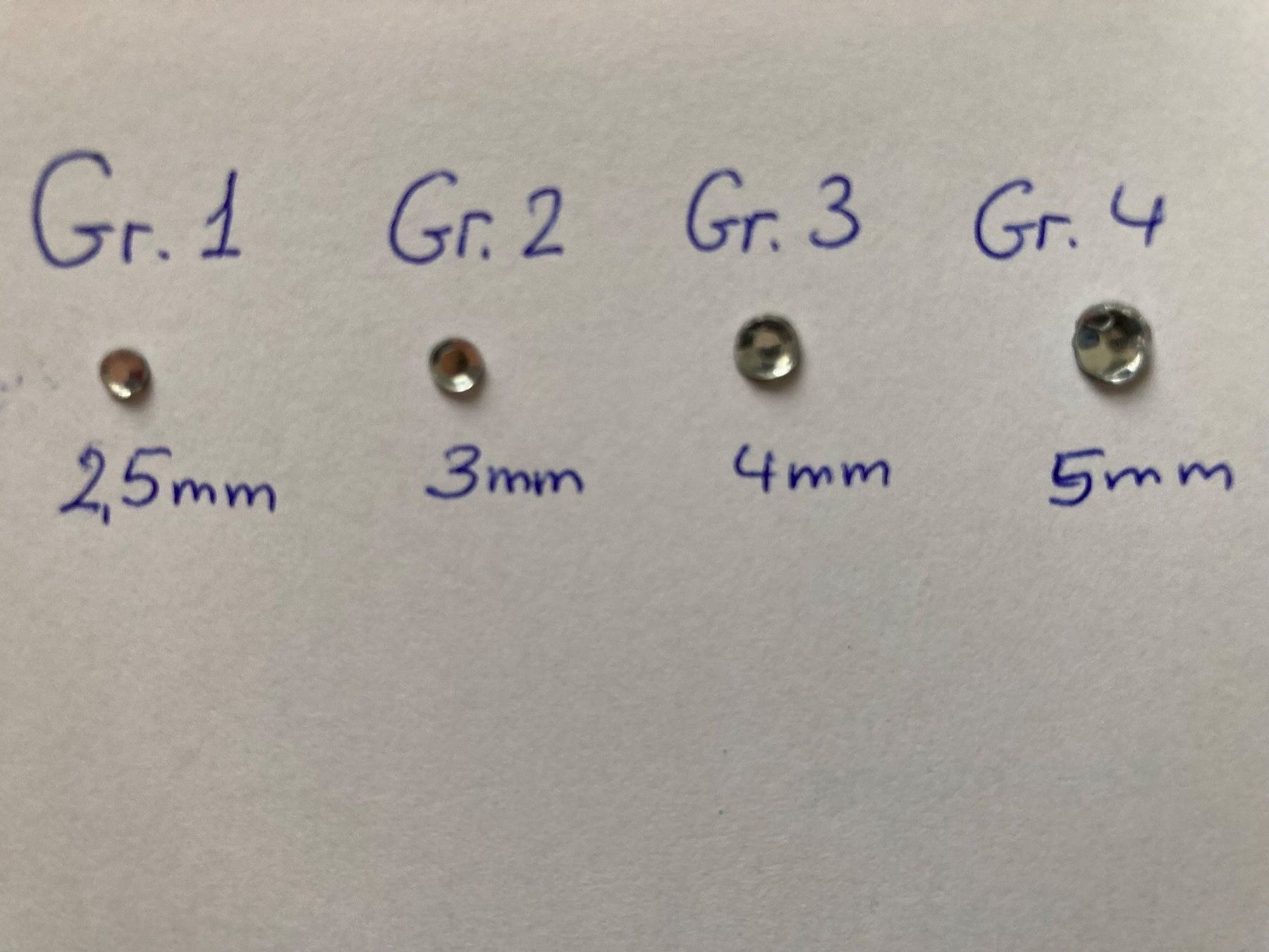 Bastelsets: Hotfix Strasssteine Crystal Klar 3 mm, 200 St. Gr.2 – Neu (gemäss Beschreibung) aus Erlach von Schaliko 1