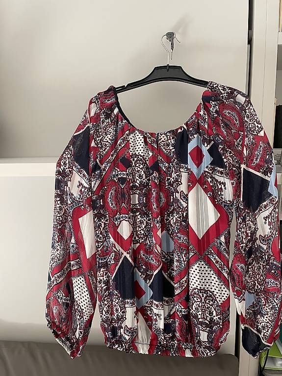 Chemisiers: Blusa con collo largo ed elasticizzato – D'occasion à Locarno par ste_8rjr