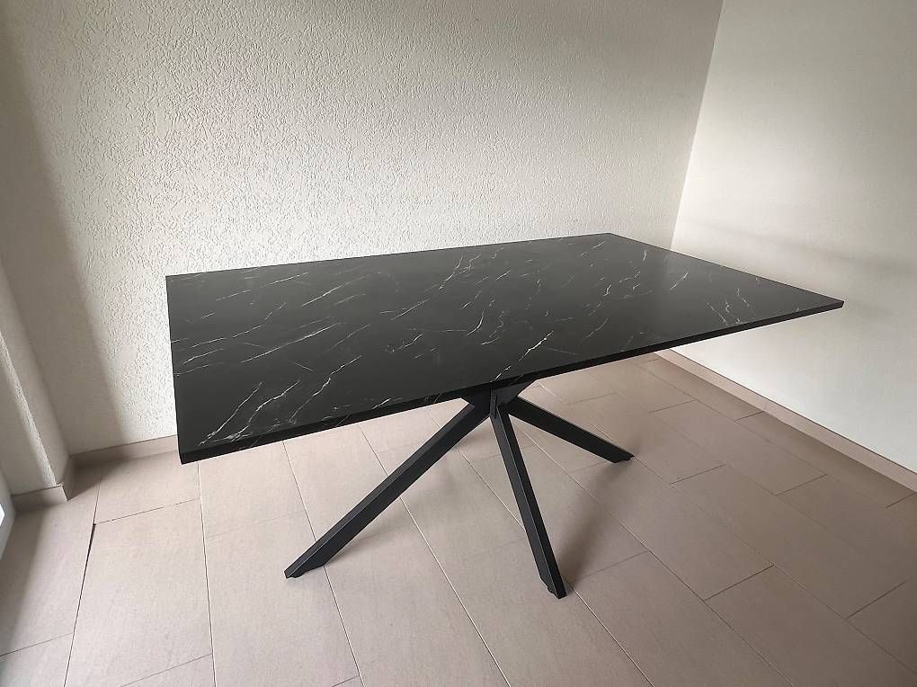Tables: Table  – D'occasion à Fribourg par ner_6p7z 2