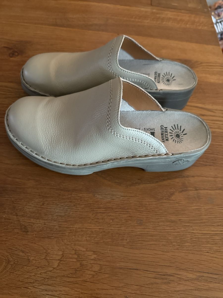 Helix Scarpe da uomo: Neue Helix Damen Clogs Gr 44 – Nuovo e nell'imballaggio originale da Therwil venduto da Schneefra1 1