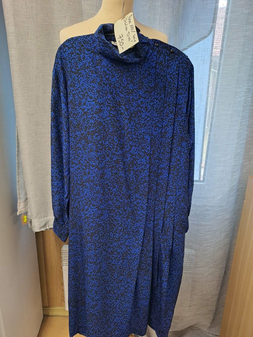 Vestiti: Robe Christian Dior – Usato da La Chaux-de-Fonds venduto da Emmaus2300CDF 1
