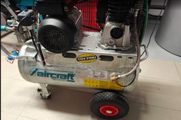 Airkraft Kolbenkompressor 50L Tank verzingt neuwertig