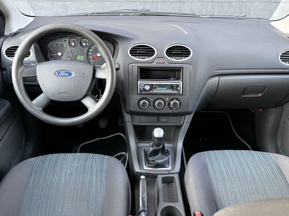 Ford Automobili: Ford Focus 1.4 Silb. 5-trg. mit rest MFK – Usato da Oetwil am See venduto da tomacar 8