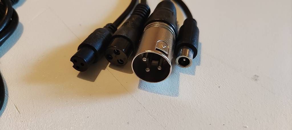 Kickboard: E Scooter Ladegerät 36 V 2A mit 4 Adapter Neu! – Nuovo e nell'imballaggio originale da BASEL venduto da E-Bro.Electro 1