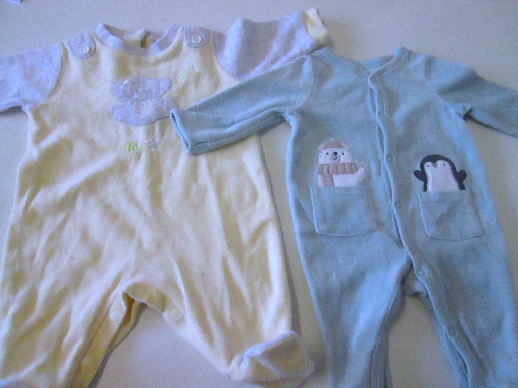 Lotti & Set di vestiti: 6 Bodys Nummer 50 und 56 – Usato da Sementina venduto da babucia 1
