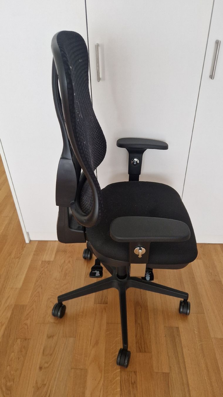 Sedie: Chaise de bureau noire confortable – Usato da Biel/Bienne venduto da Boozook 1