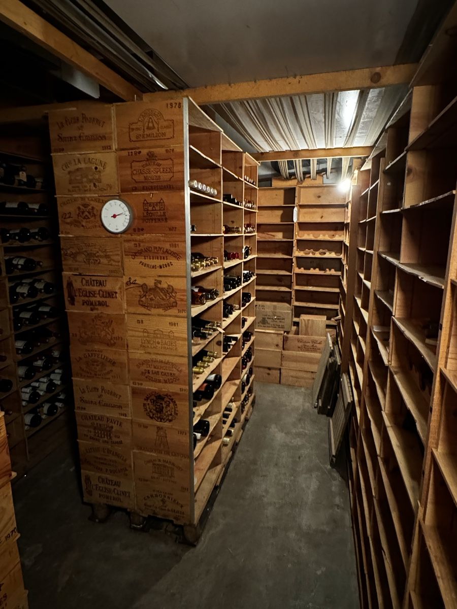 Vino: Chateau Latour 1985 – Nuovo e nell'imballaggio originale da Genève venduto da MrTGD 1