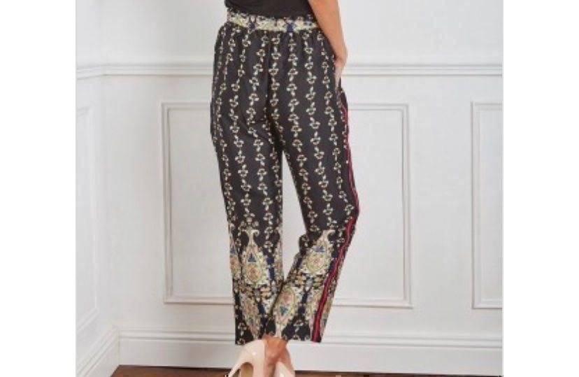 Pantaloni: Pantalon noir fleurs avec ceinture – Nuovo e nell'imballaggio originale da Petit-Lancy venduto da mina222 1