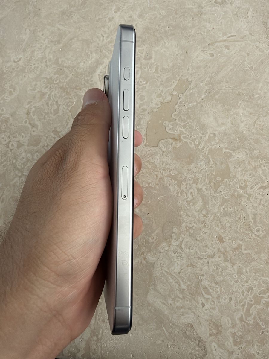 Apple Telefoni cellulari / Smartphones: Iphone 16 pro Max Weiss 512GB – Nuovo (secondo la descrizione) da Zürch venduto da Zuerich96. 1