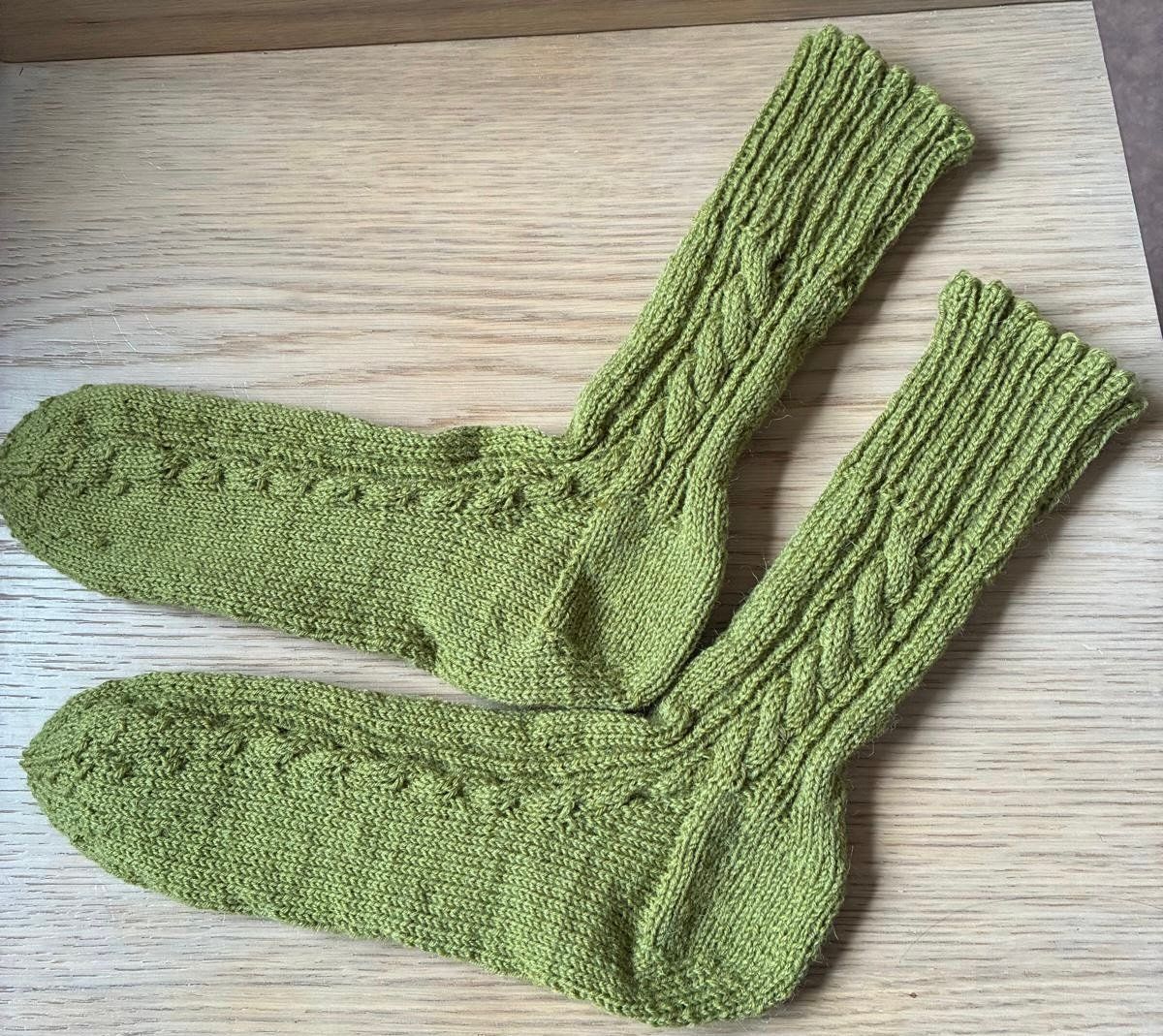 Calze: Handgestrickte Herrensocken  NEU  Grösse 45/46 – Nuovo (secondo la descrizione) da Huttwil venduto da Sommerhaus