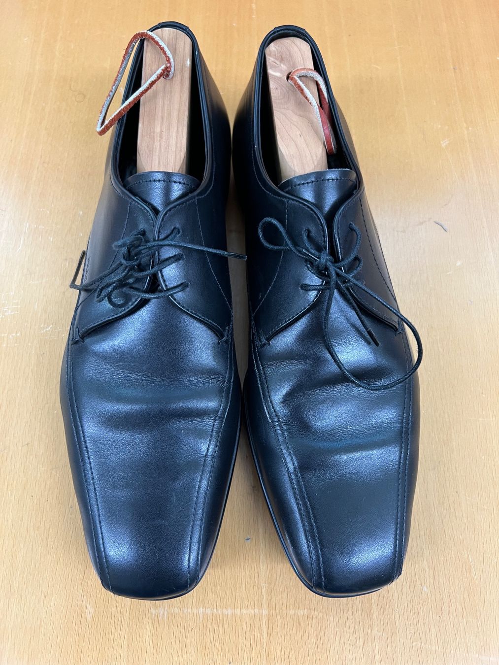 Prada Scarpe da uomo: Paire de chaussures Prada 42 – Usato da Basel venduto da La.Bonne.affaire