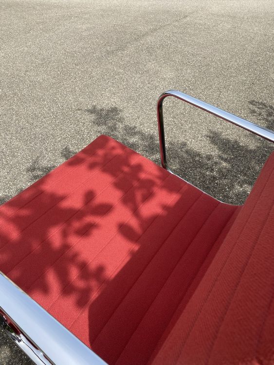 VITRA EA107 - in Rot 4