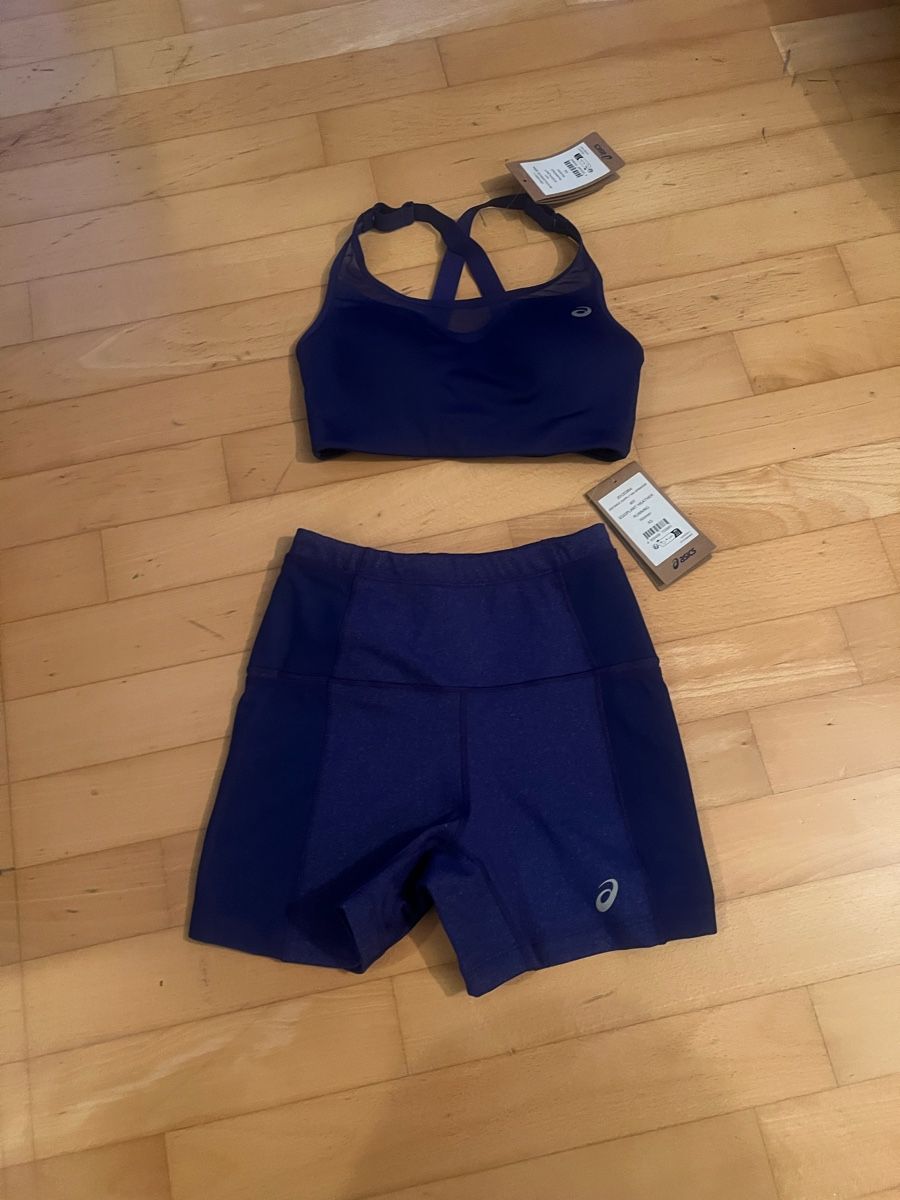 Asics Lotti di vestiti: Schöner jogging set bin asics :Neu – Nuovo e nell'imballaggio originale da Biel/Bienne venduto da RO19 4