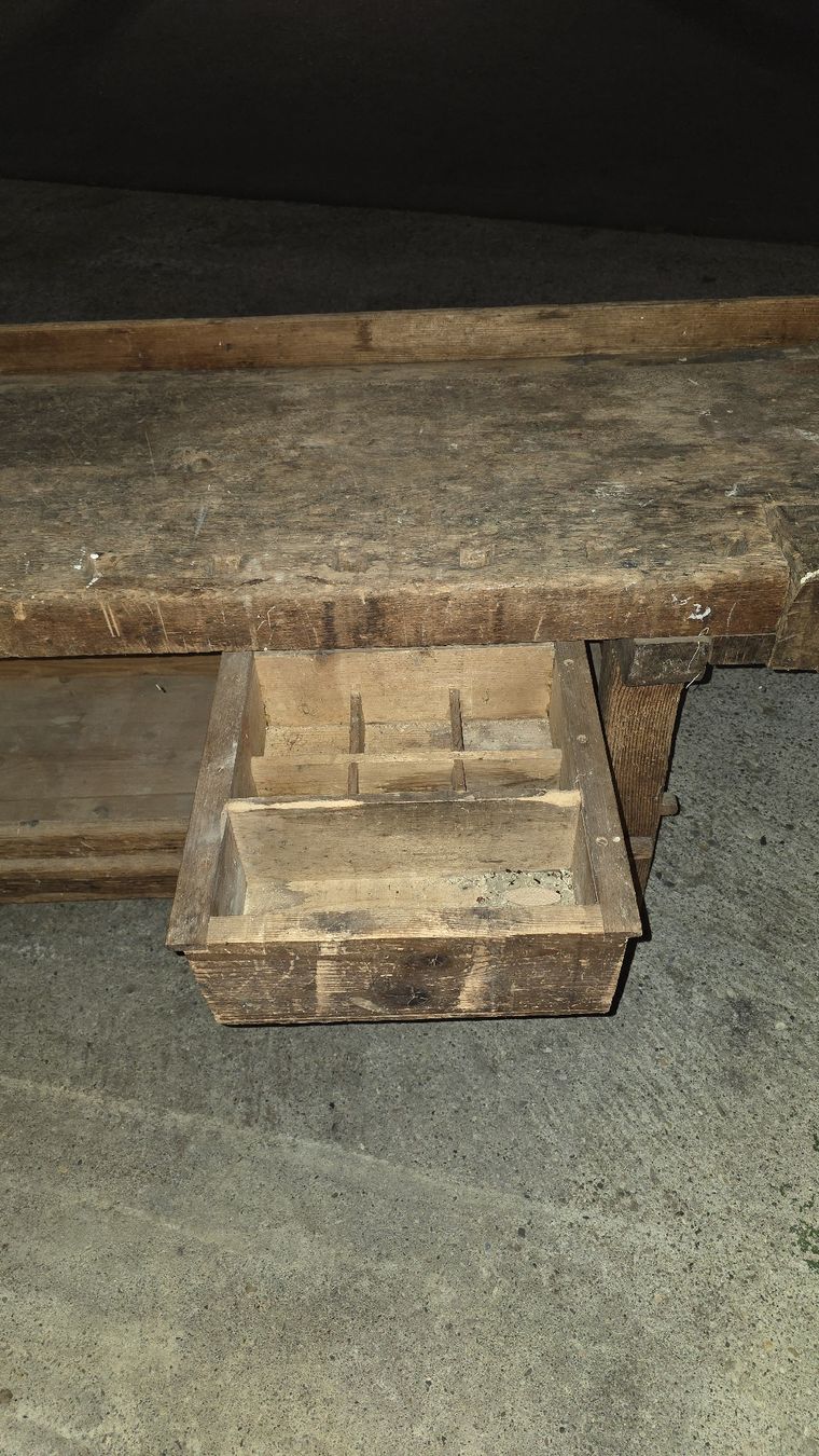 Banchi da lavoro: Antike Werkbank - super Patina – Usato da Oberaach venduto da Wicktrade 5