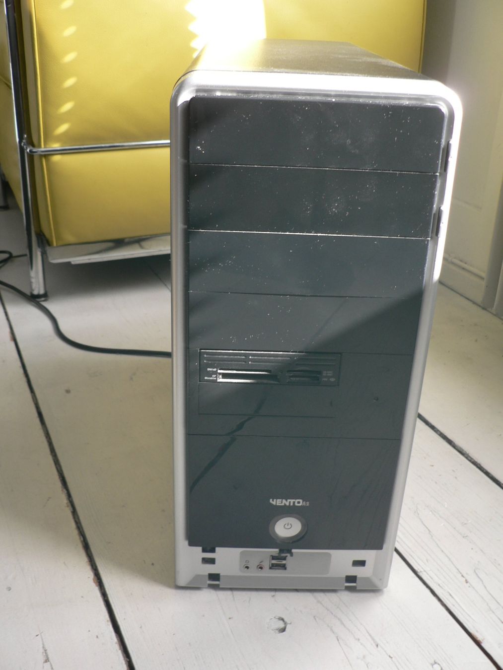 PCs: Desktop PC   Digitec  AMD  Atlohn II  Win 7 Home – D'occasion à Uerikon par Kdp529
