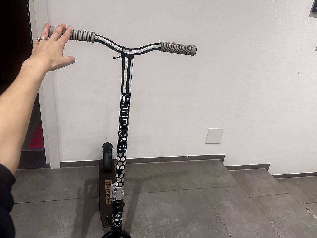 Kickboard: Micro scooter schwarz – Usato da Hausen am Albis venduto da ysgem 3