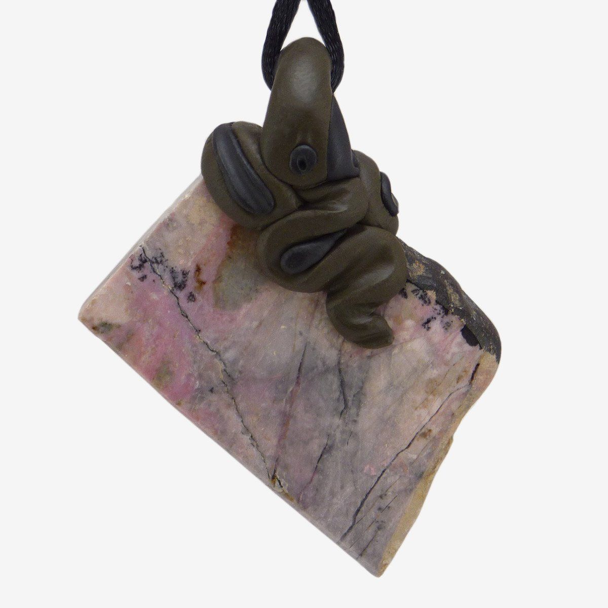 Minerali & Pietre curative: Schweizer Rhodonit Steinanhänger mit Lapislazuli – Nuovo e nell'imballaggio originale da Meilen venduto da BYRD-Design 2