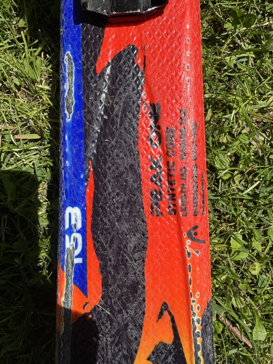 Head Sci: HEAD Peak Skis with Bindings - Ready for Winter Fun! – Usato da Paudex venduto da mrh_6wwk 6