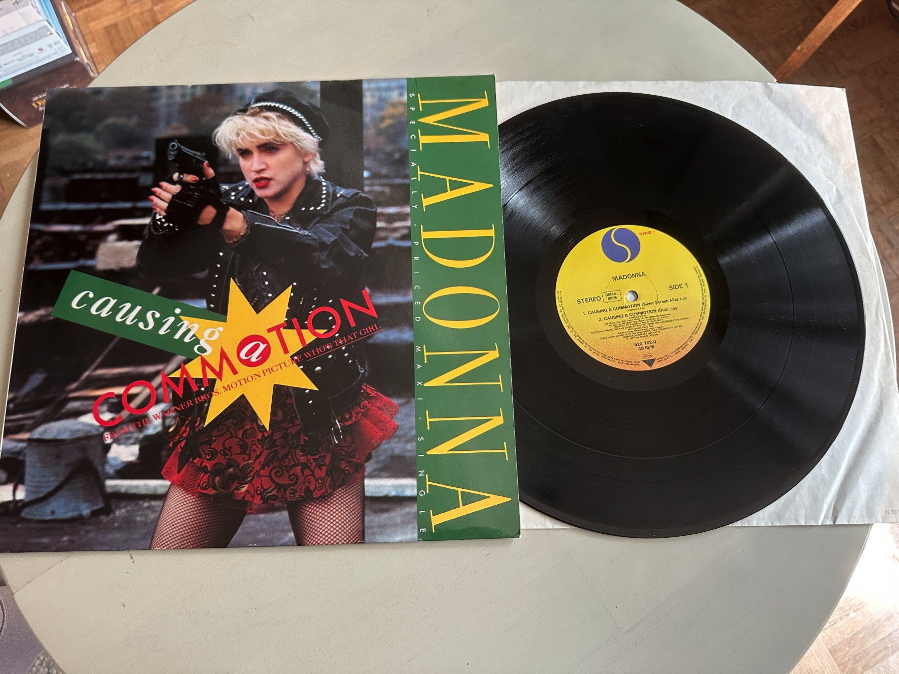 Dischi in vinile: MADONNA tolle Maxi Single Vinyl Causing commation 80's Kult – Usato da Basel venduto da Partridge