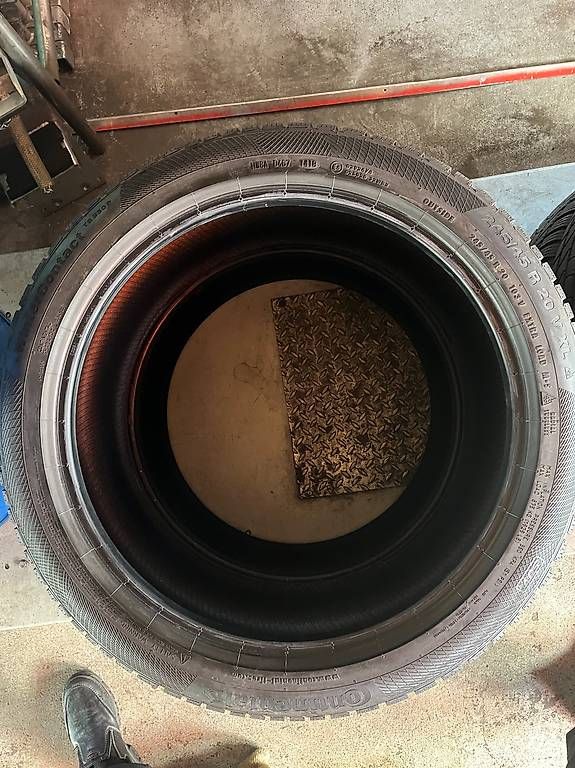 Pneumatici & Ruote complete: Witer Pneus 245 45 R 20 – Usato da Heitenried venduto da Hbernmobil