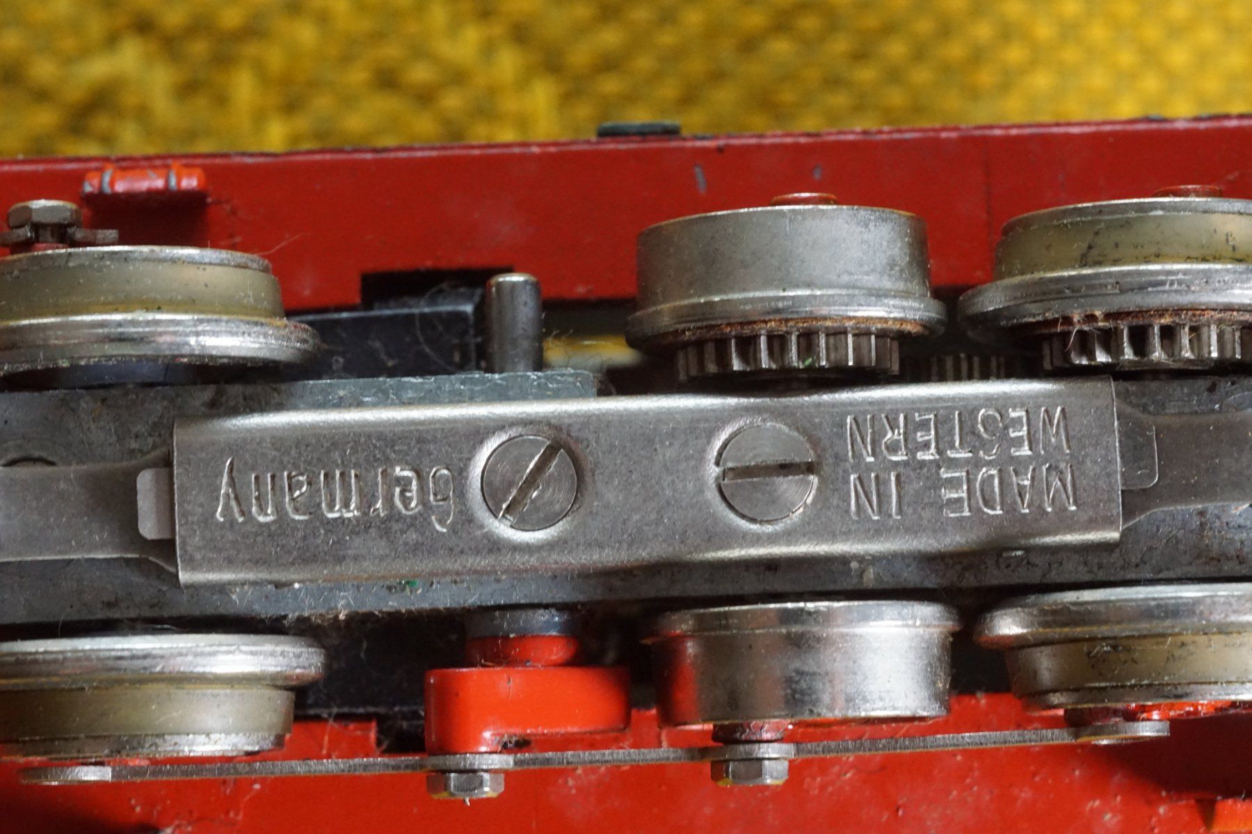 Trix Modelleisenbahnen: E-Lok grün Trix-Express alt – Gebraucht aus Gränichen von iknow 2
