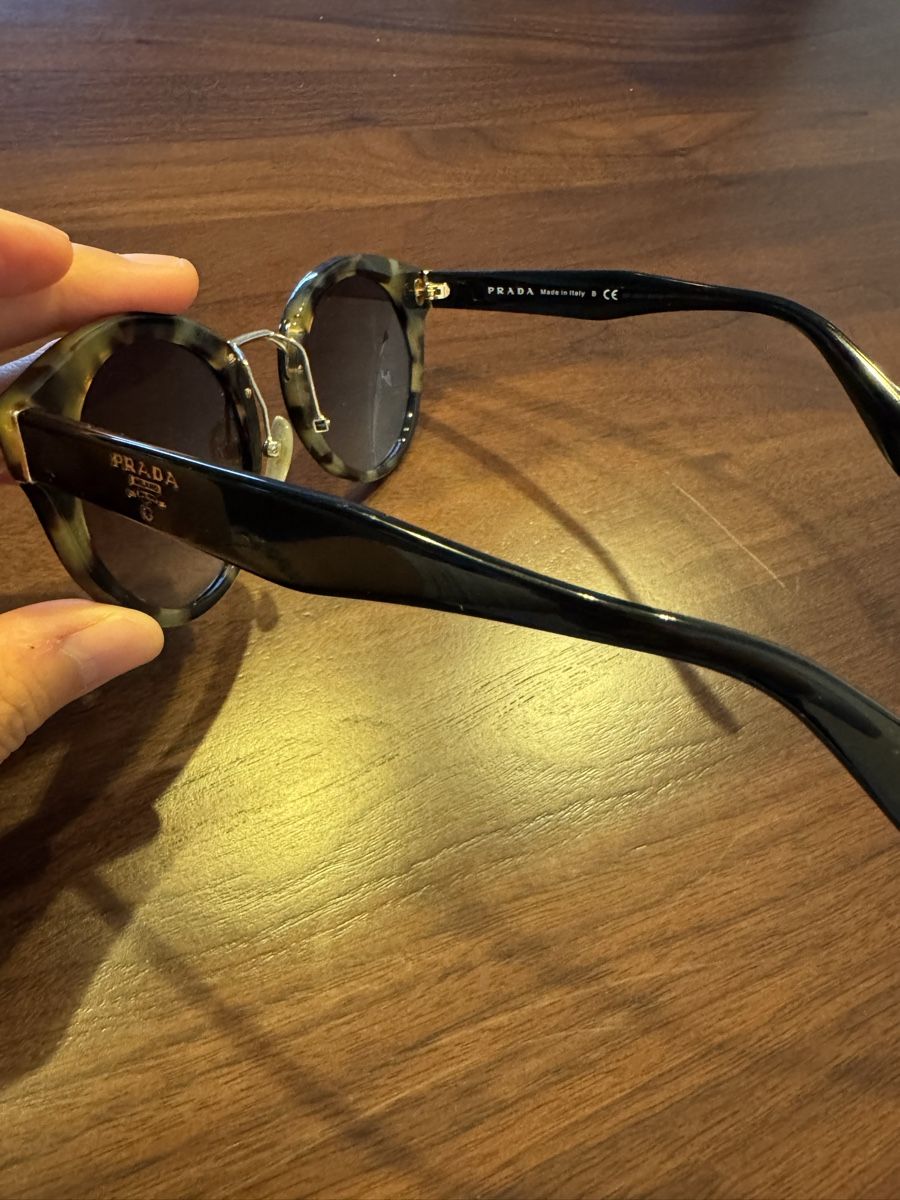 Prada Brillen & Gläser: Prada Sunglasses Round Tortoise Frame With Case – Defekt aus Aarau Rohr von mic_d6nr 1