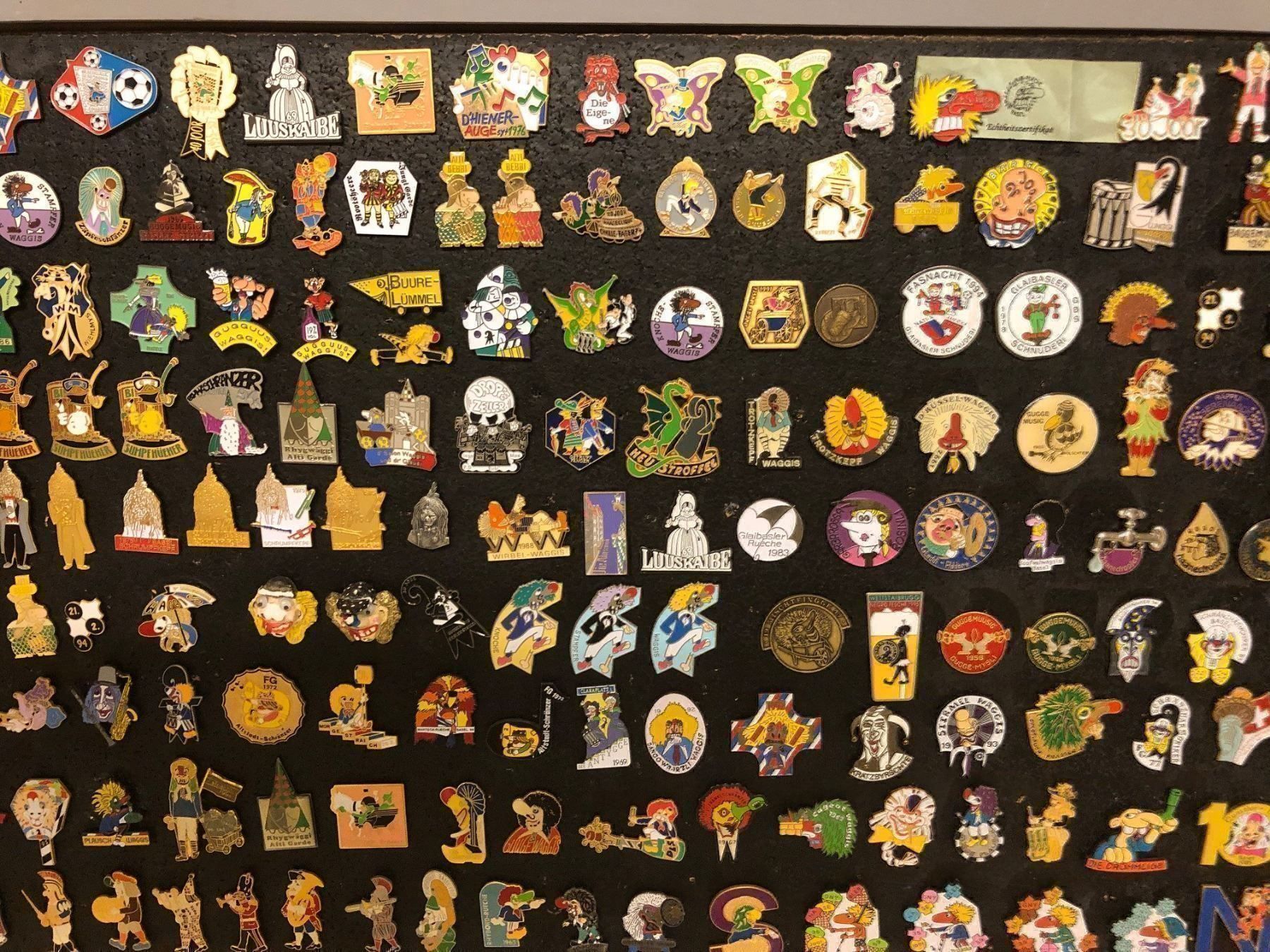 Spille & Fermagli: PIN-Sammlung Baslerfasnacht – Usato da Muttenz venduto da Gucci2005 1