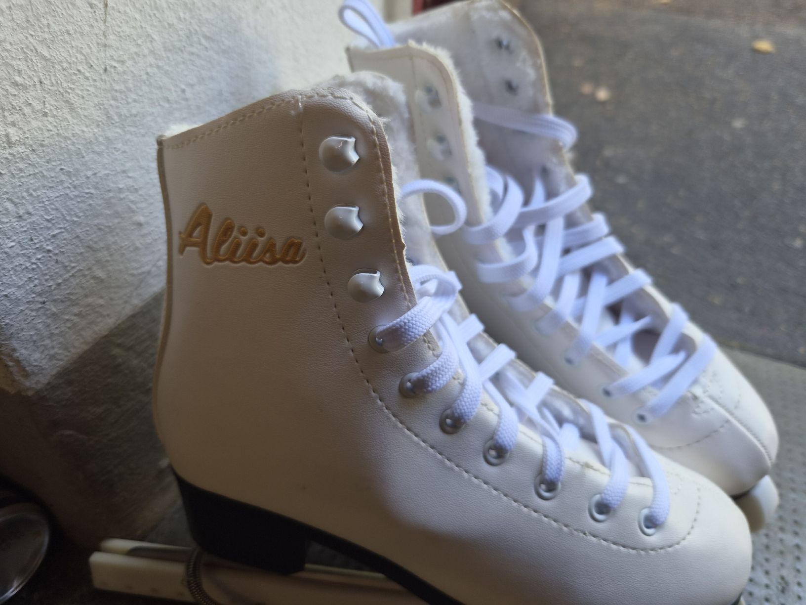 Patins à glace: Schlittschuhe  – D'occasion à Riehen par mbahn 1