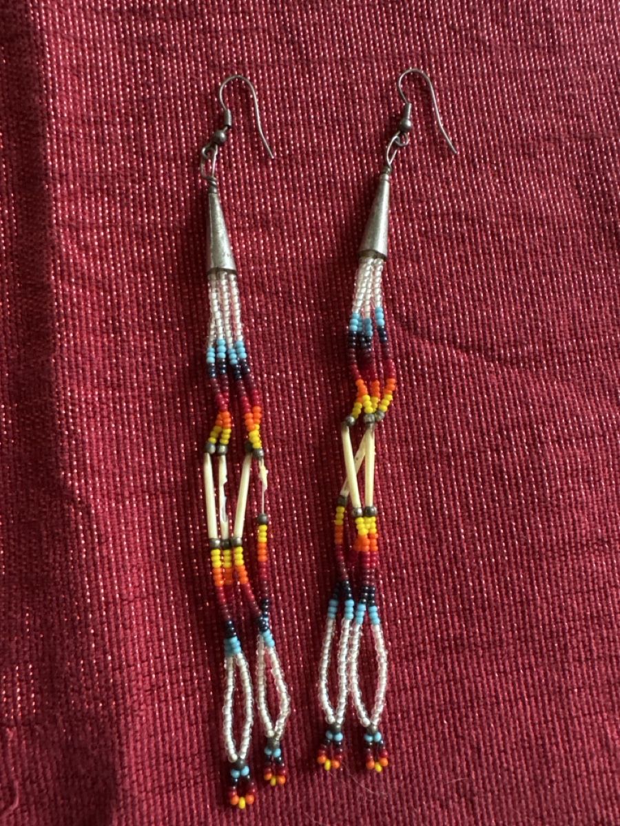Orecchini pendenti & Orecchini a lobo: Two Sets of Native American Beaded Earrings – Usato da Fällanden venduto da emilyeheim 2