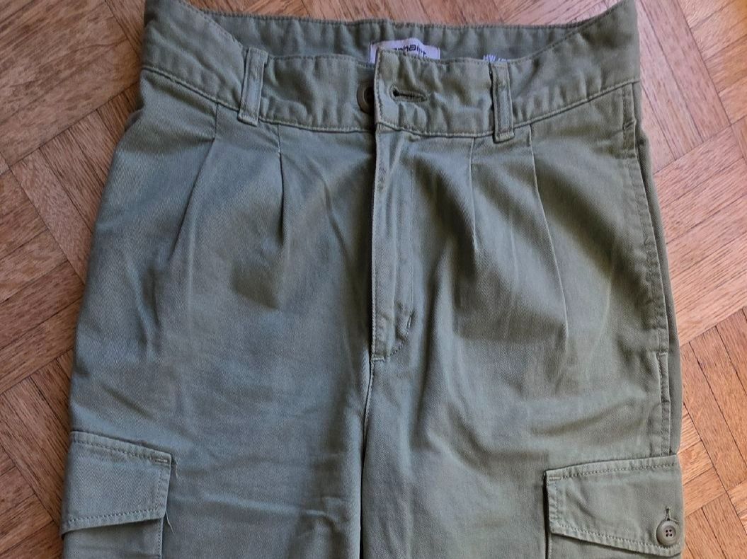 Carhartt Pantaloni: Pantalon Carhartt vert /kaki taille 26 – Usato da Yverdon-les-Bains venduto da van_dq65