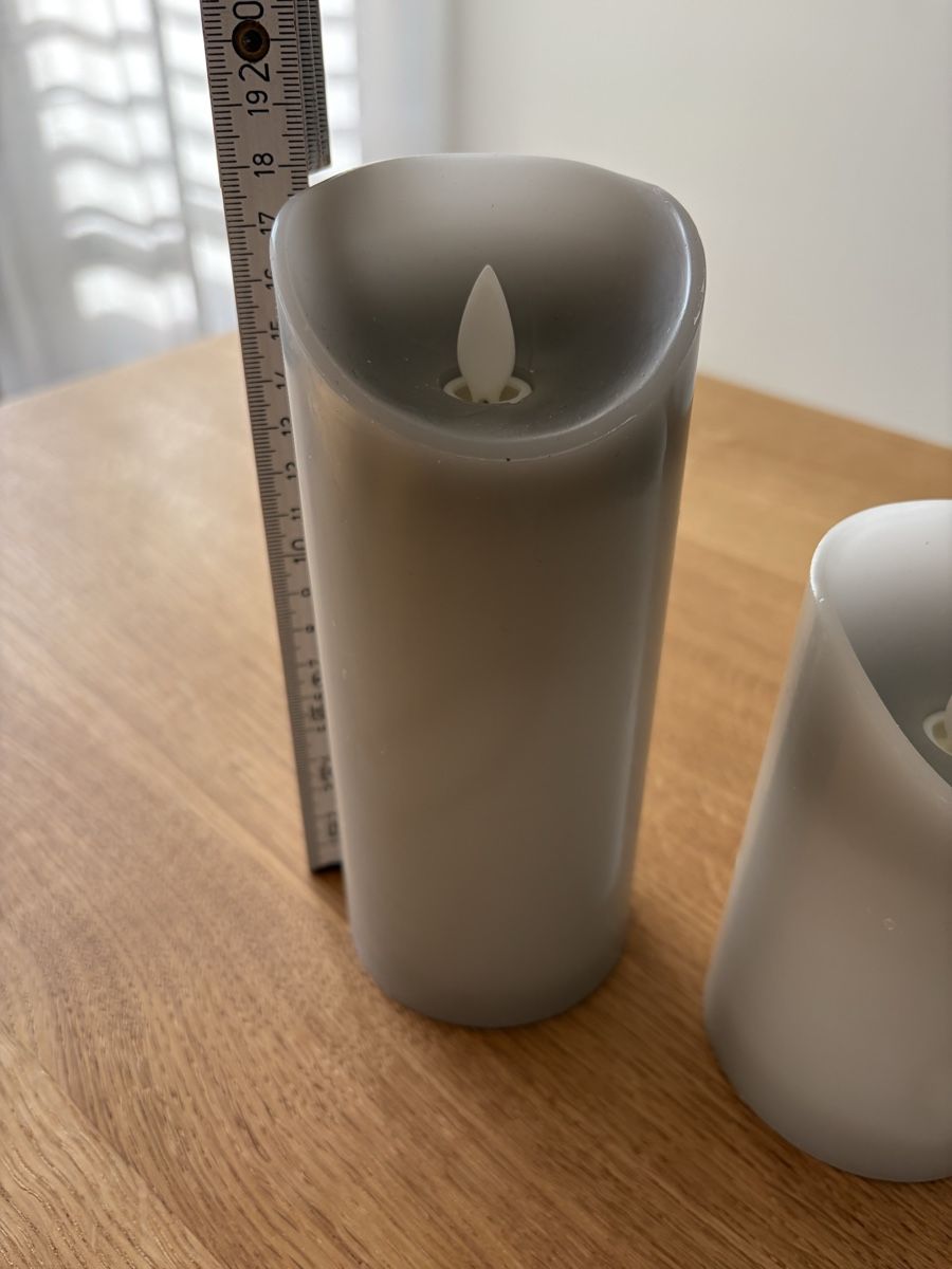 Candele: Zwei LED Kerzen grau Weihnachtsdekoration – Nuovo (secondo la descrizione) da Zürich venduto da giuliak 1