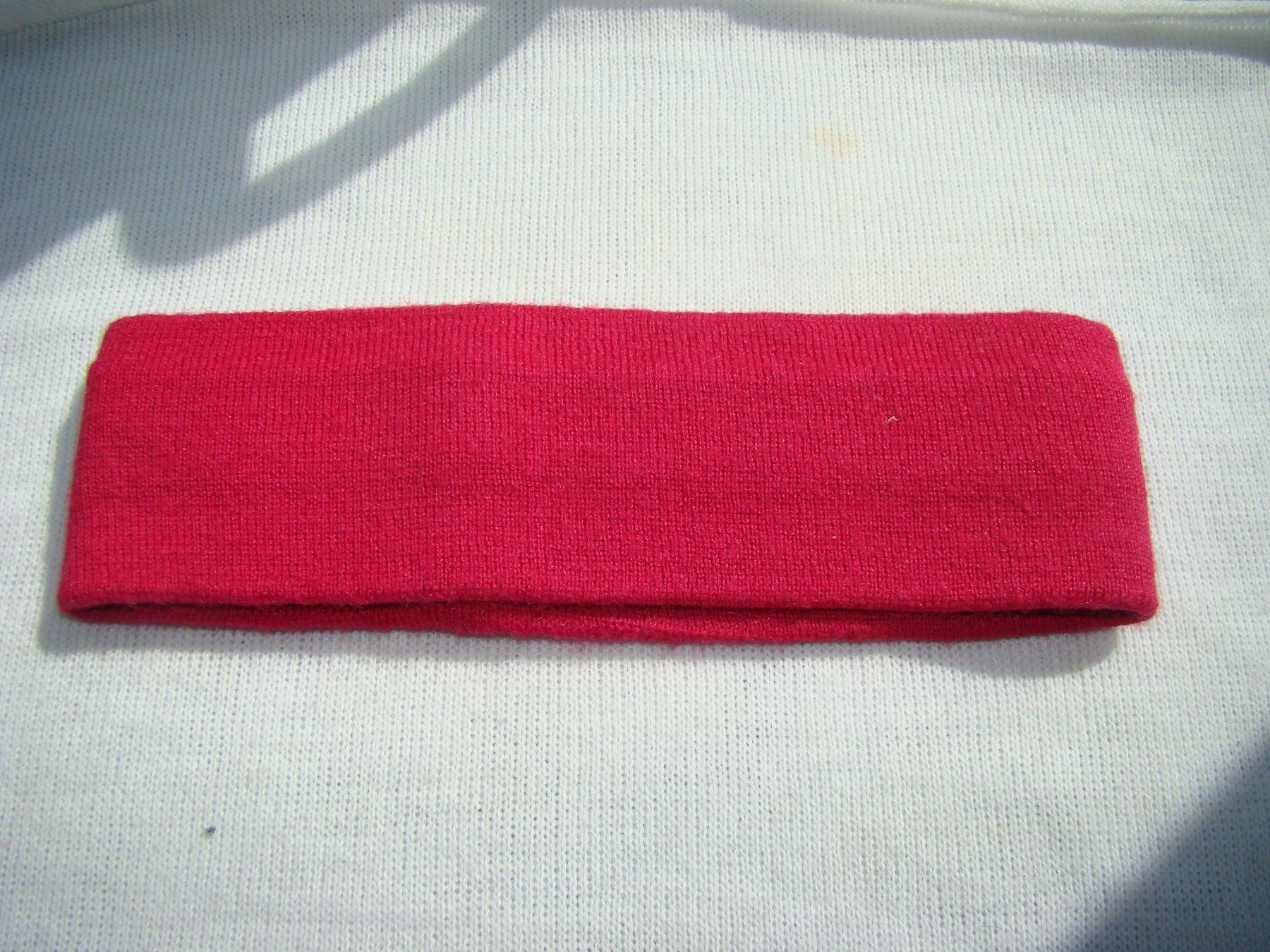 Copricapi, berretti & cappellini: Stirnband himbeerrot gestrickte Optik – Usato da Malters venduto da burzi