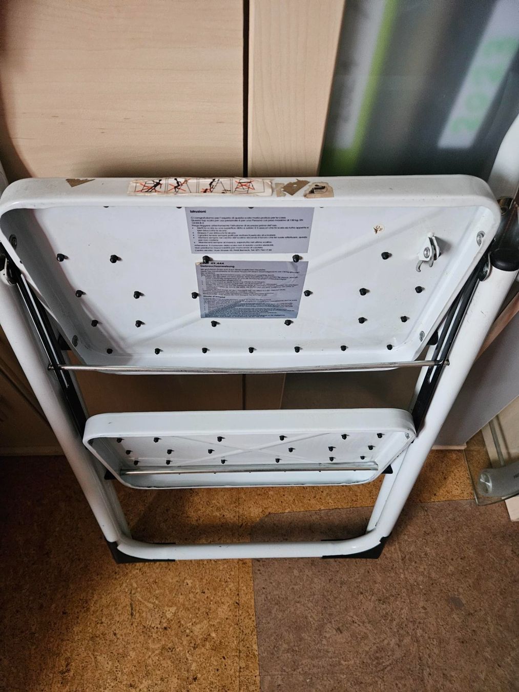 Scale: Tritt-Sitz, Trittleiter, klappbar – Usato da Gommiswald venduto da Bullhead 6