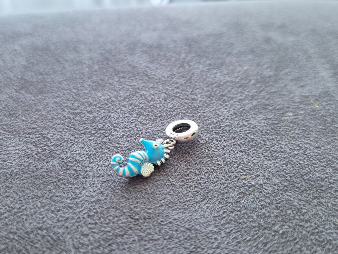 Anhänger: Silber Charm Seepferd +Garantie – Neu (gemäss Beschreibung) aus Rotkreuz von Carbone_Bijou-Shop 1