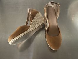 Damenschuhe Keilabsatz Grösse 38 braun gebraucht