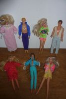 Barbie, Kent, Lot, 7 Figuren mit Kleidern, antik