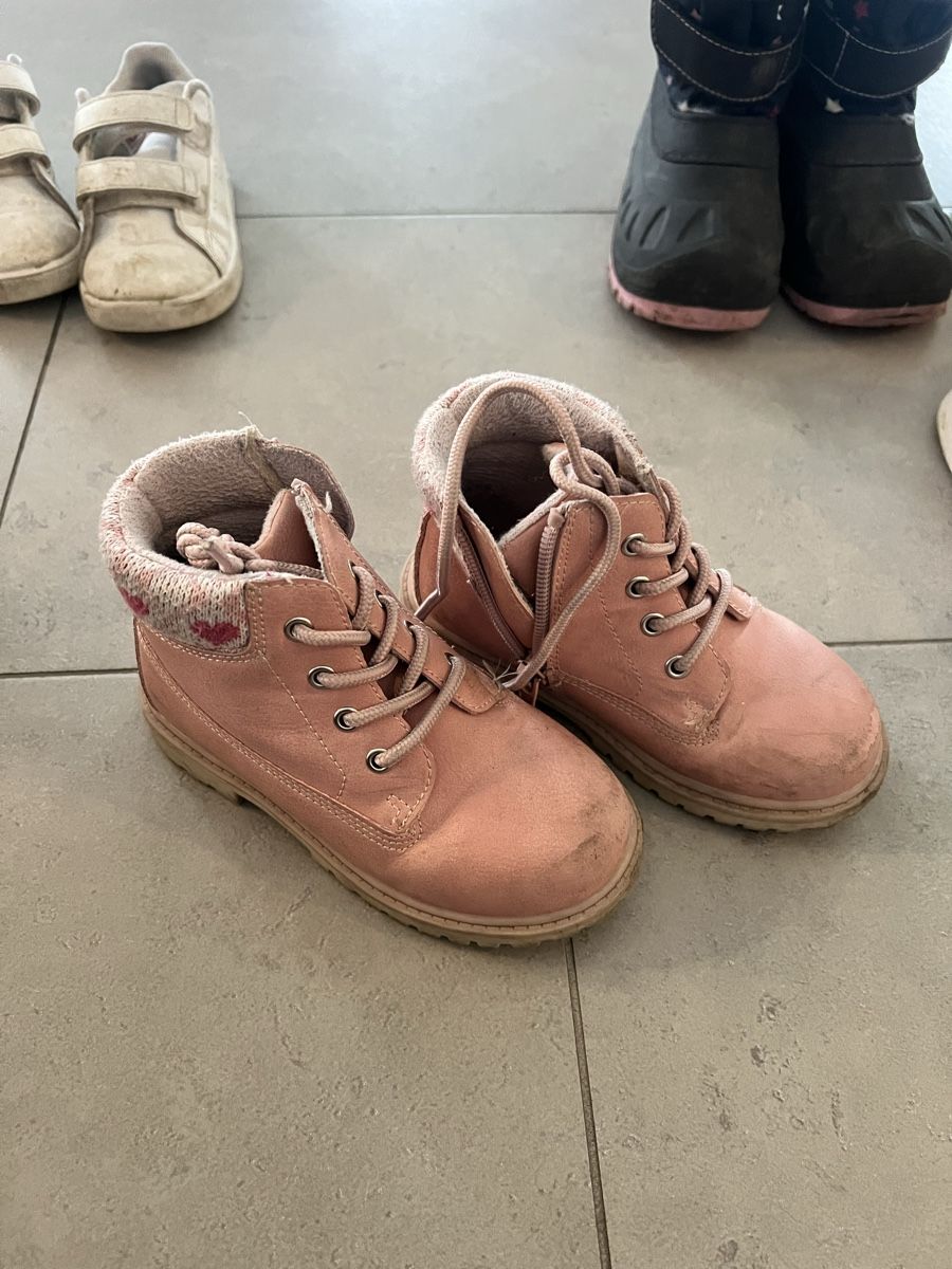 Adidas Scarpe per ragazze: Schuhe für Mädchen, Grösse 25 – Usato da Inwil venduto da rene_st 2