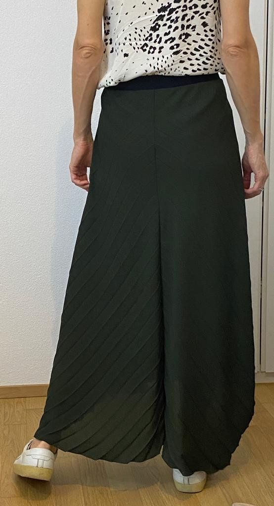 Pantaloni: Rock   COS Gr.36-38 – Nuovo (secondo la descrizione) da Horgen venduto da Talla22