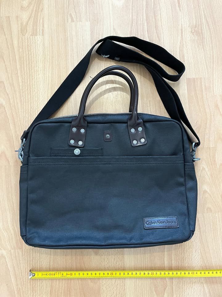 Calvin Klein Valigie & Borse: Calvin Klein - Messenger Umhängetasche – Usato da Knonau venduto da manolis09 1