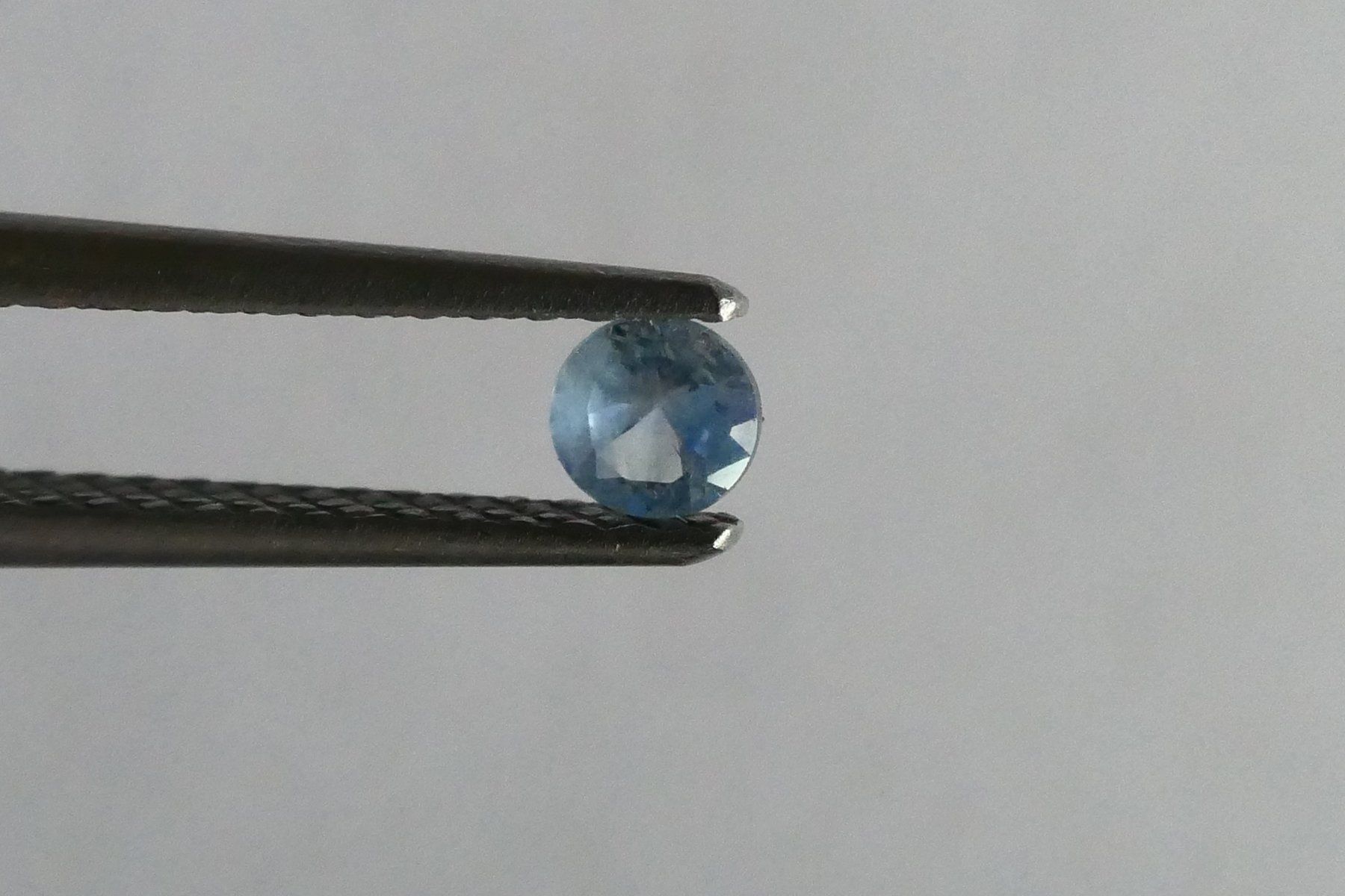 Pietre preziose: Hellblauer 0.22 ct. Diamant, 3.2 mm Duchmesser – Nuovo (secondo la descrizione) da Diegten venduto da marcel3891
