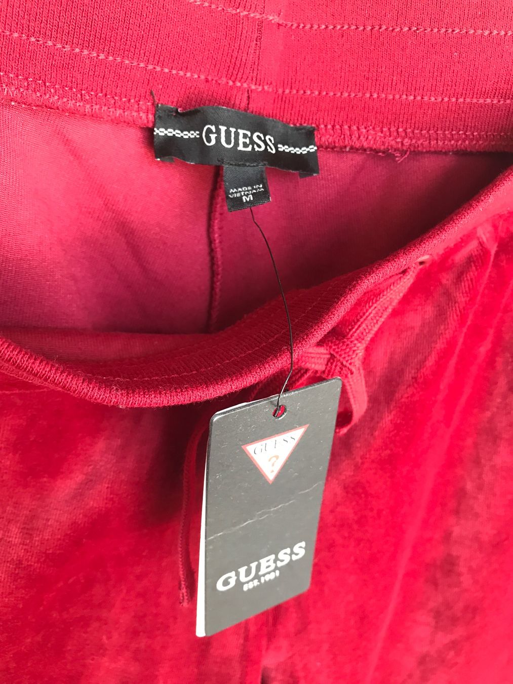 Guess Pantaloni: GUESS Charm Trouser M in Rot – Usato da Glattfelden venduto da Danshari 3
