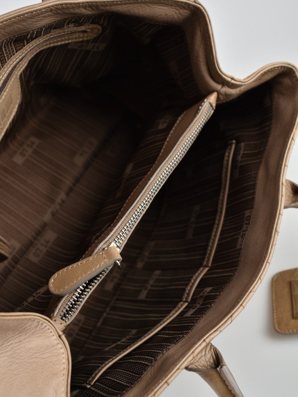 07 14 Borse da donna: 07 14 Handtasche, Kalbsleder – Usato da Nürensdorf venduto da 2ND_STORY 8