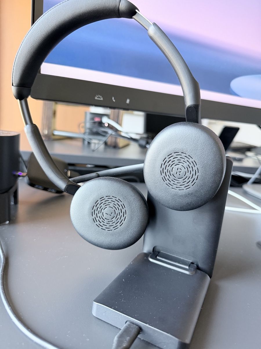 Jabra Casques audio: Neuwertiges Jabra Evolve2 55 + Ladestation – D'occasion à Neukirch (Egnach) par Drughino 1