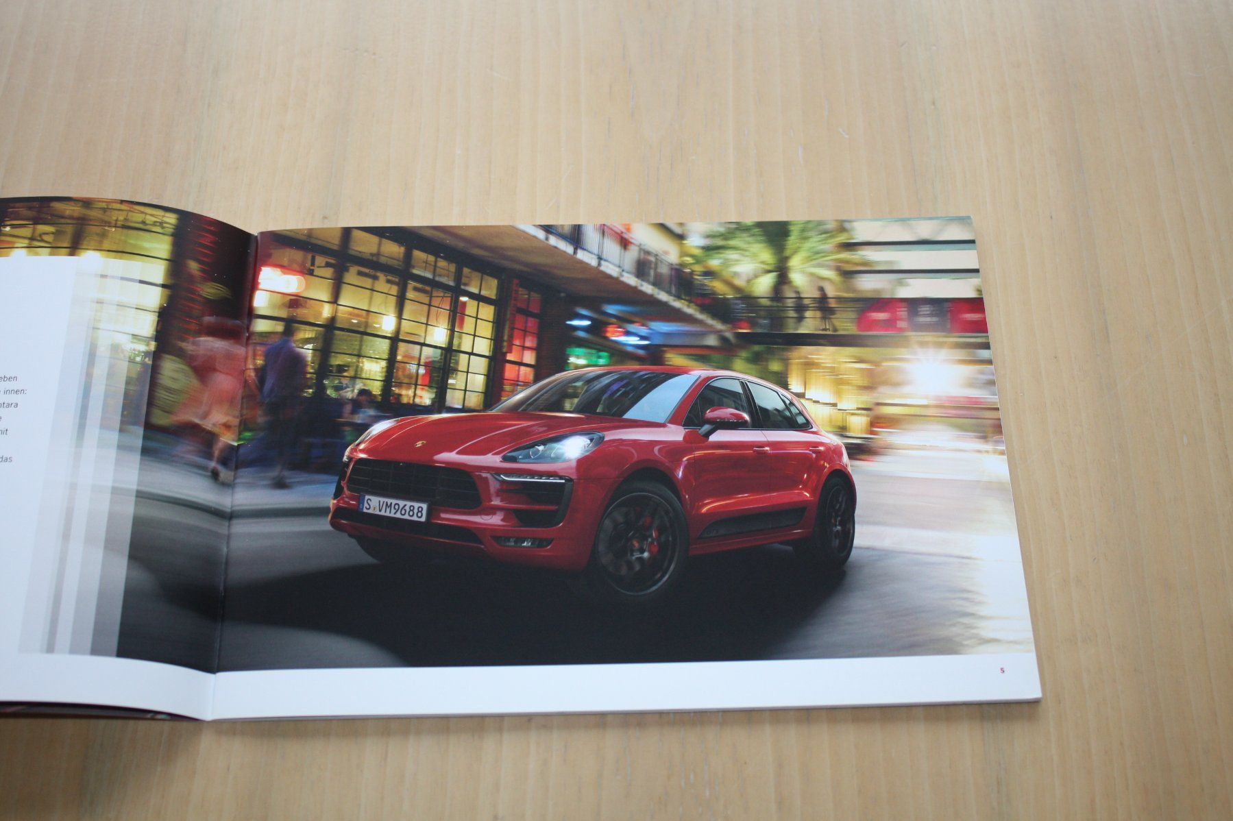 Porsche Documenti: Porsche Macan GTS Broschüre 10/2015 – Usato da Wikon venduto da erwin400 1
