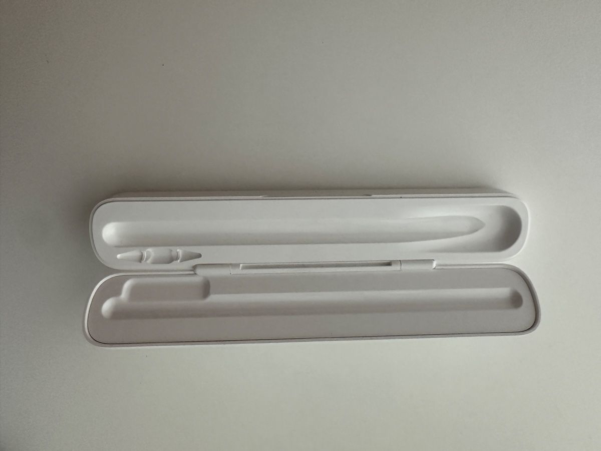 Ladegeräte: Apple Pen Ladestation, Schutzhülle – Neu (gemäss Beschreibung) aus Möriken AG von .Kolibri.